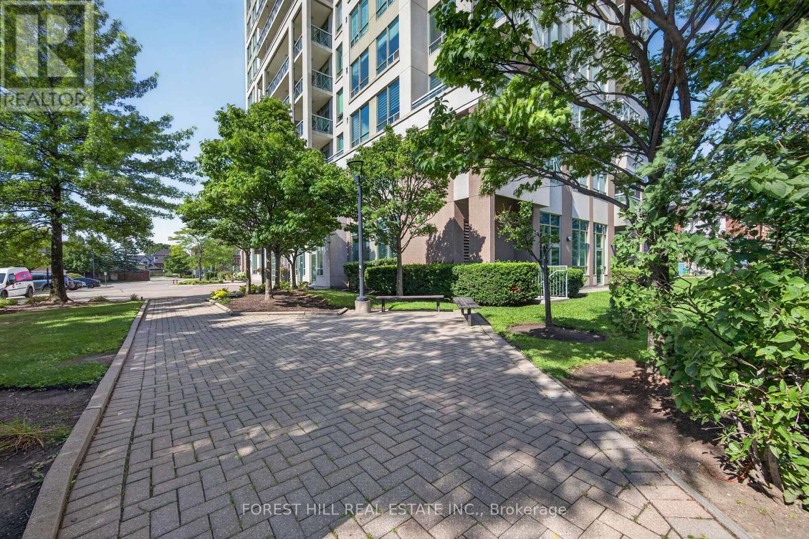 804 - 1359 Rathburn Road E, Mississauga, Ontario  L4W 5P7 - Photo 3 - W13717198
