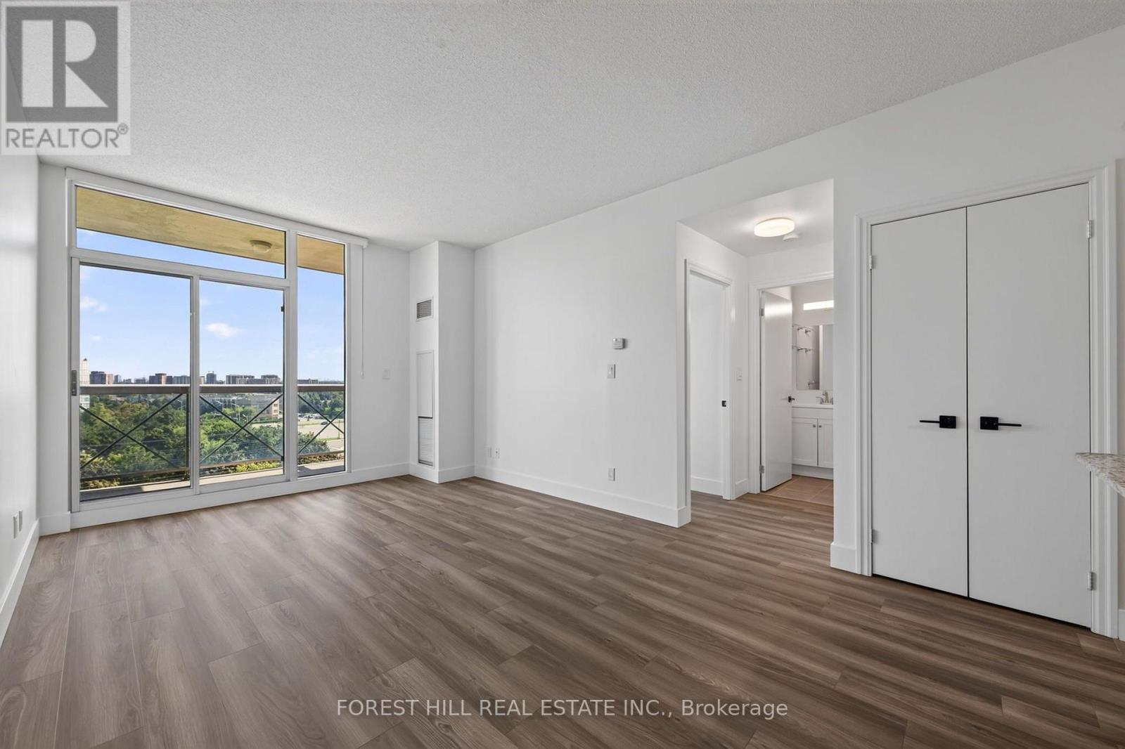 804 - 1359 Rathburn Road E, Mississauga, Ontario  L4W 5P7 - Photo 6 - W13717198