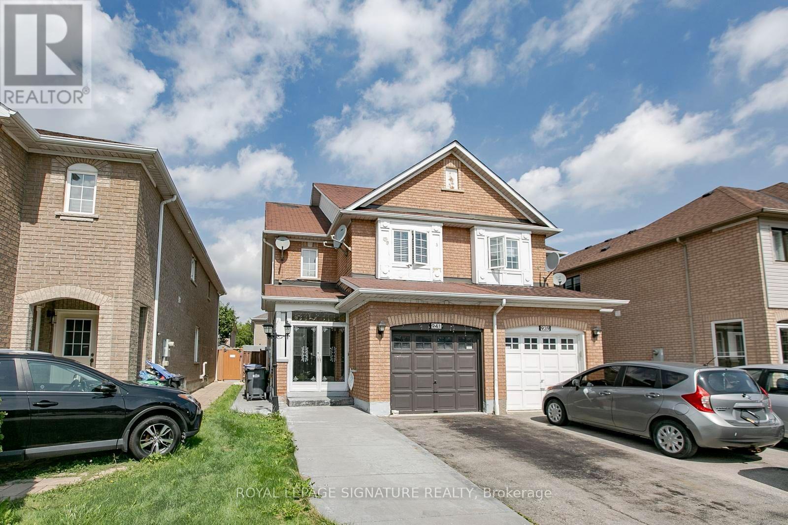 941 Mandolin Place, Mississauga, Ontario  L5W 1S3 - Photo 3 - W13717200
