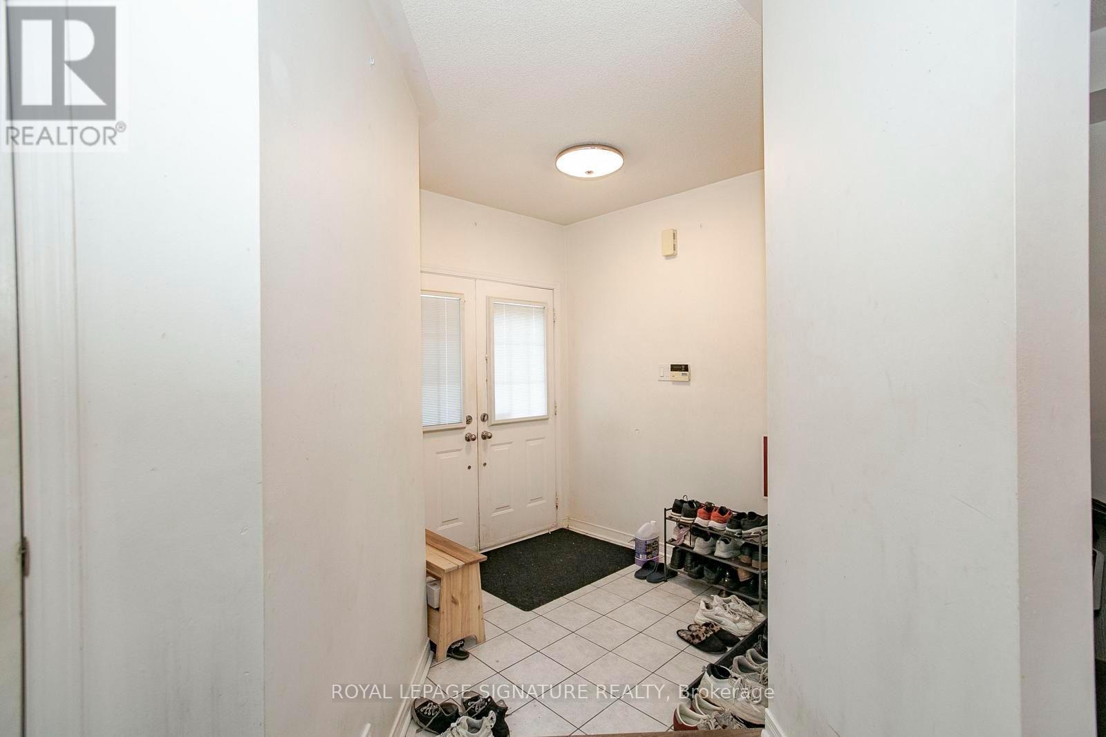 941 Mandolin Place, Mississauga, Ontario  L5W 1S3 - Photo 6 - W13717200