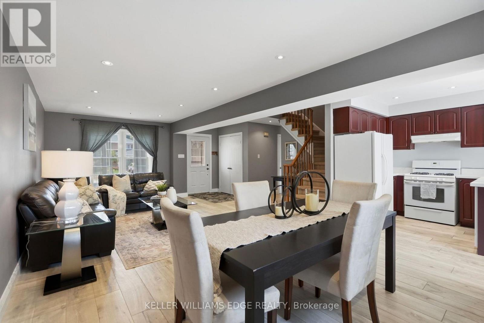 2055 Hunters Wood Drive, Burlington, Ontario  L7M 2T9 - Photo 10 - W13717238