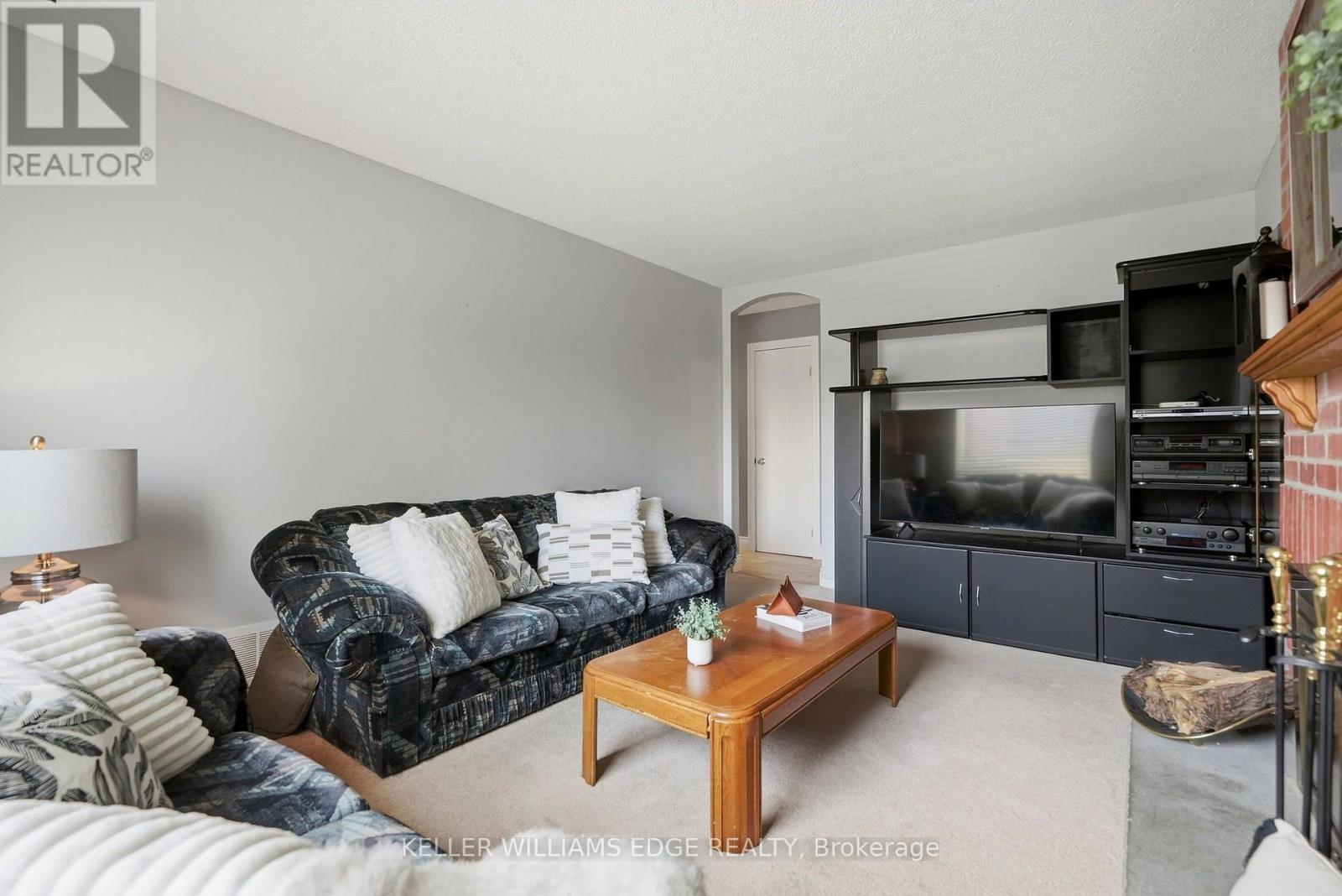 2055 Hunters Wood Drive, Burlington, Ontario  L7M 2T9 - Photo 16 - W13717238
