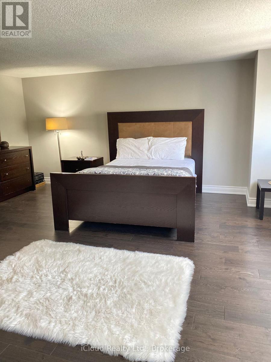 2776 Lindholm Crescent, Mississauga, Ontario  L5M 4S3 - Photo 11 - W13543558