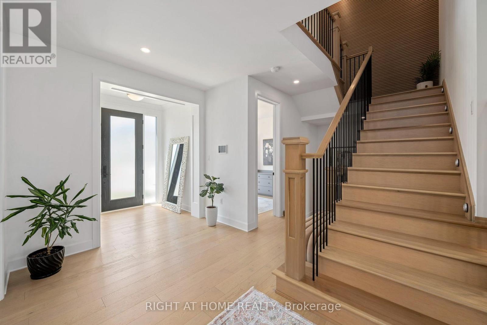 372 Manhattan Drive, London South, Ontario  N6K 0L5 - Photo 2 - X13717264