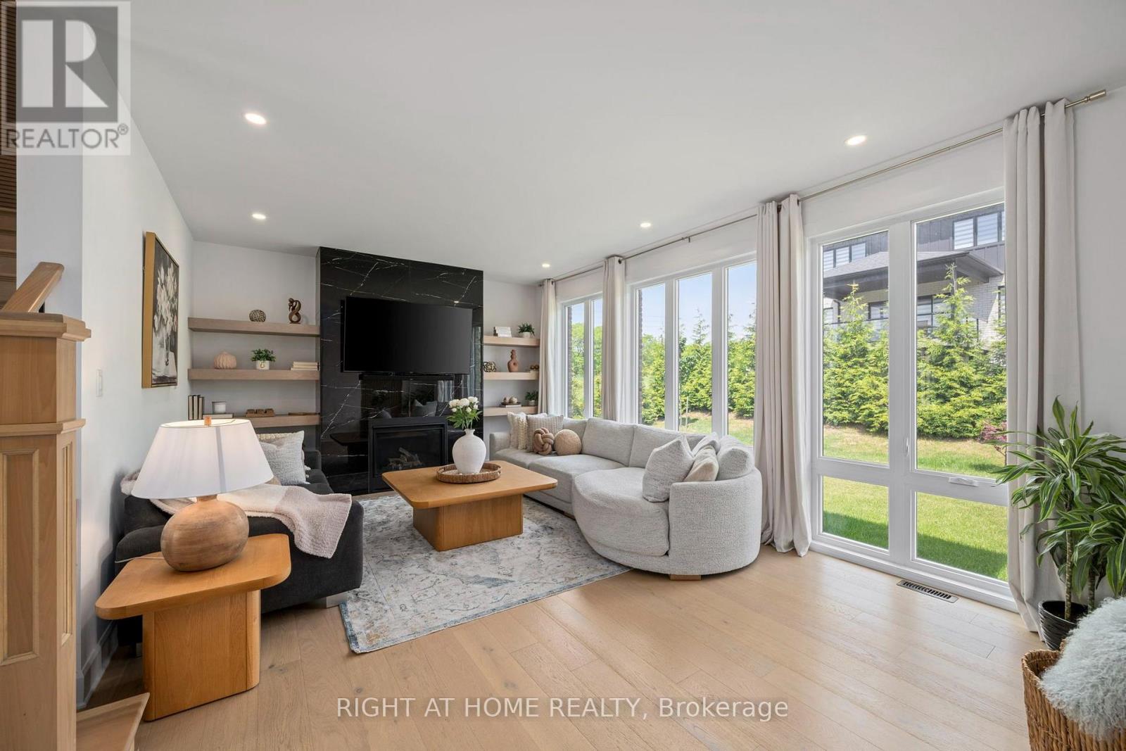 372 Manhattan Drive, London South, Ontario  N6K 0L5 - Photo 4 - X13717264