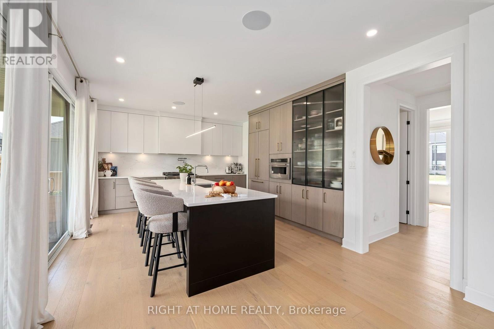 372 Manhattan Drive, London South, Ontario  N6K 0L5 - Photo 6 - X13717264