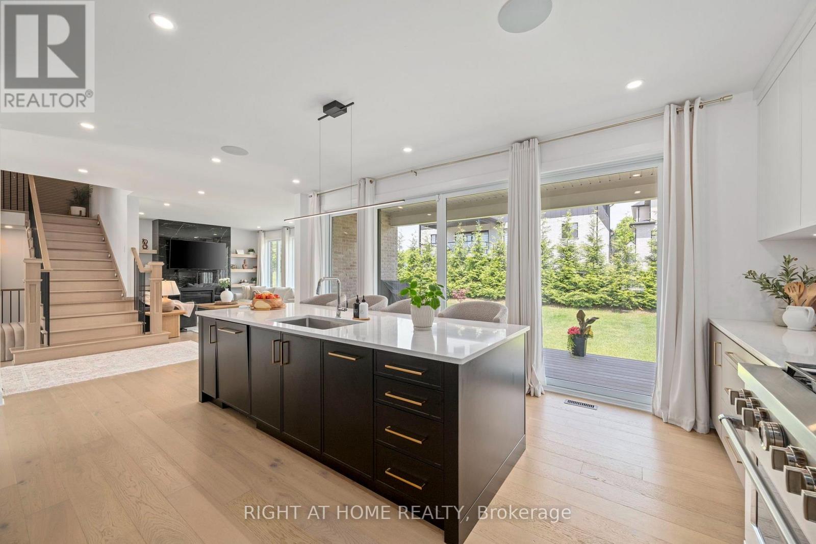372 Manhattan Drive, London South, Ontario  N6K 0L5 - Photo 7 - X13717264
