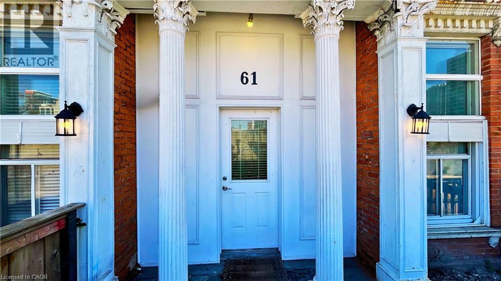 61 HURST Place S