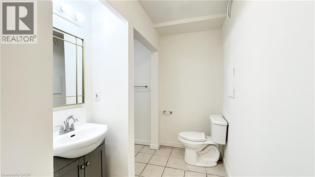 61 Hurst Place S, Hamilton, Ontario  L8P 3E6 - Photo 12 - 40858633