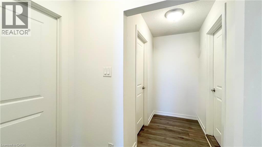 61 Hurst Place S, Hamilton, Ontario  L8P 3E6 - Photo 19 - 40858633
