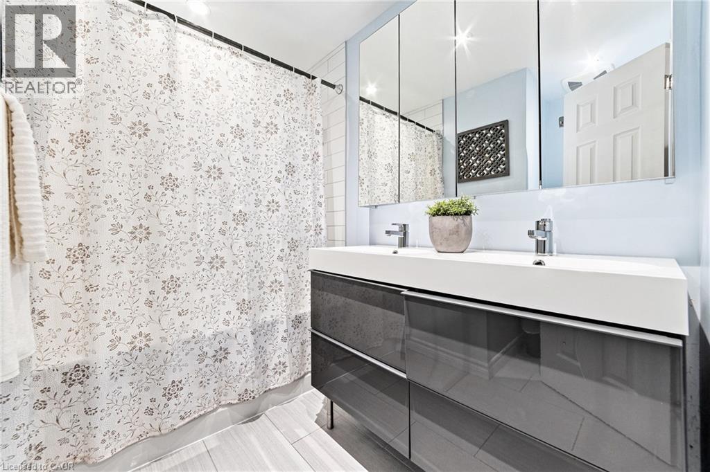 1270 Gainsborough Drive Unit# 61, Oakville, Ontario  L6H 2L2 - Photo 12 - 40857364