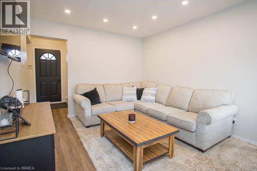 273 Elgin Street Unit# 52, Brantford, Ontario  N3S 5B2 - Photo 2 - 40840184