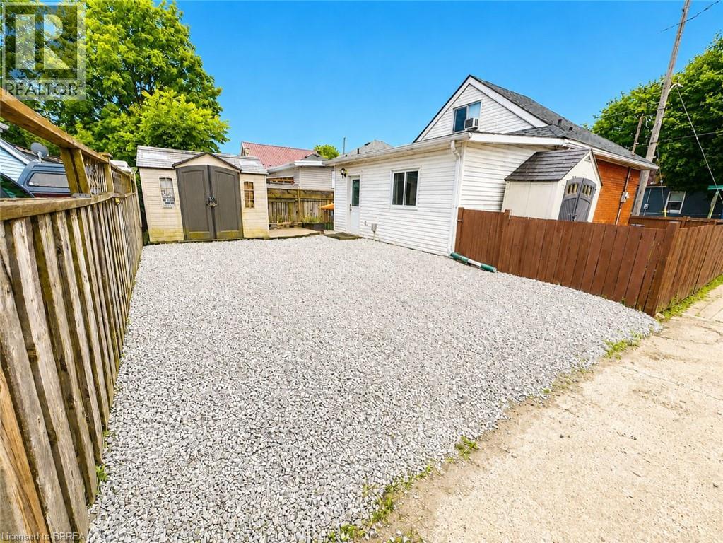 15 Esther Street, Brantford, Ontario  N3S 6K3 - Photo 3 - 40858143