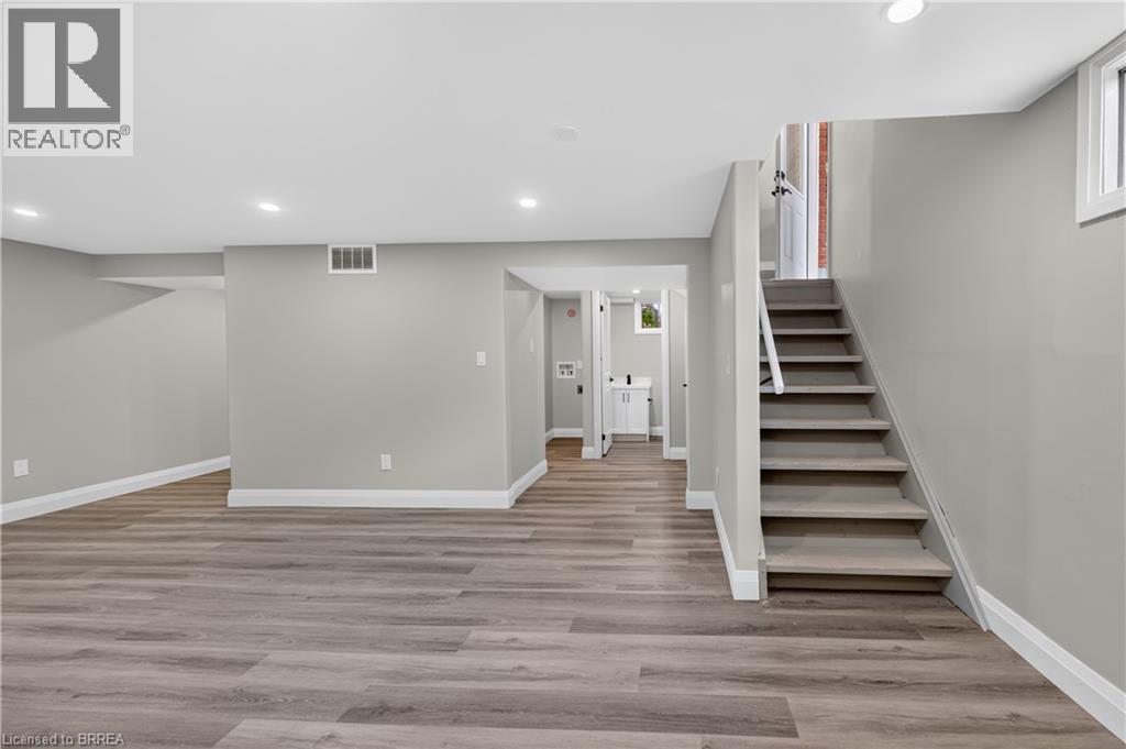 10 Elmwood Avenue, Brantford, Ontario  N3R 2J8 - Photo 28 - 40857012