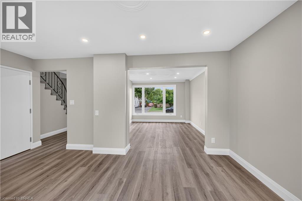 10 Elmwood Avenue, Brantford, Ontario  N3R 2J8 - Photo 11 - 40857012