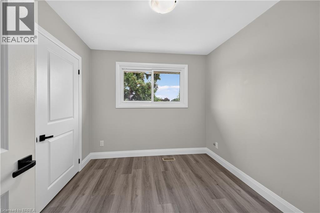 10 Elmwood Avenue, Brantford, Ontario  N3R 2J8 - Photo 23 - 40857012