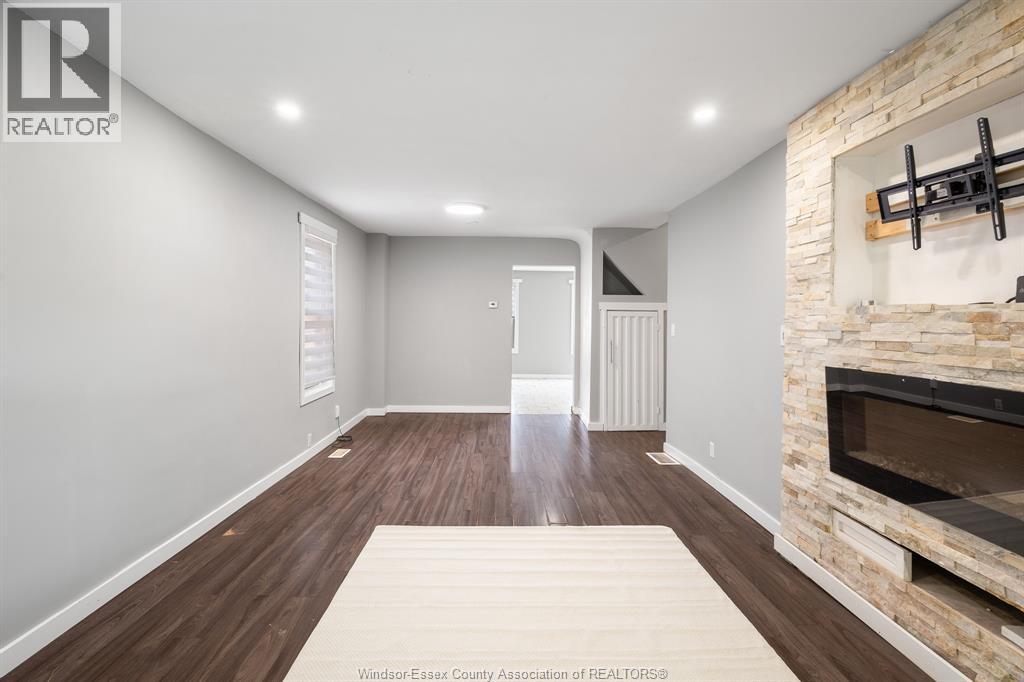 1074 Hickory Road, Windsor, Ontario  N8Y 3S1 - Photo 4 - 26020948
