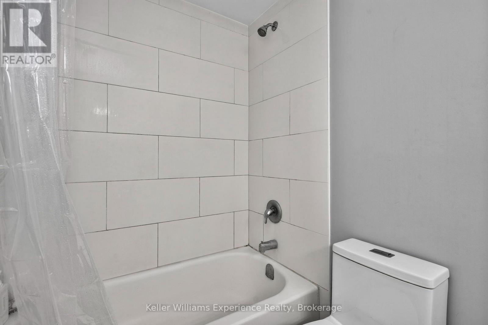 58 Maitland Drive, Springwater, Ontario  L4M 5V7 - Photo 17 - S13717452