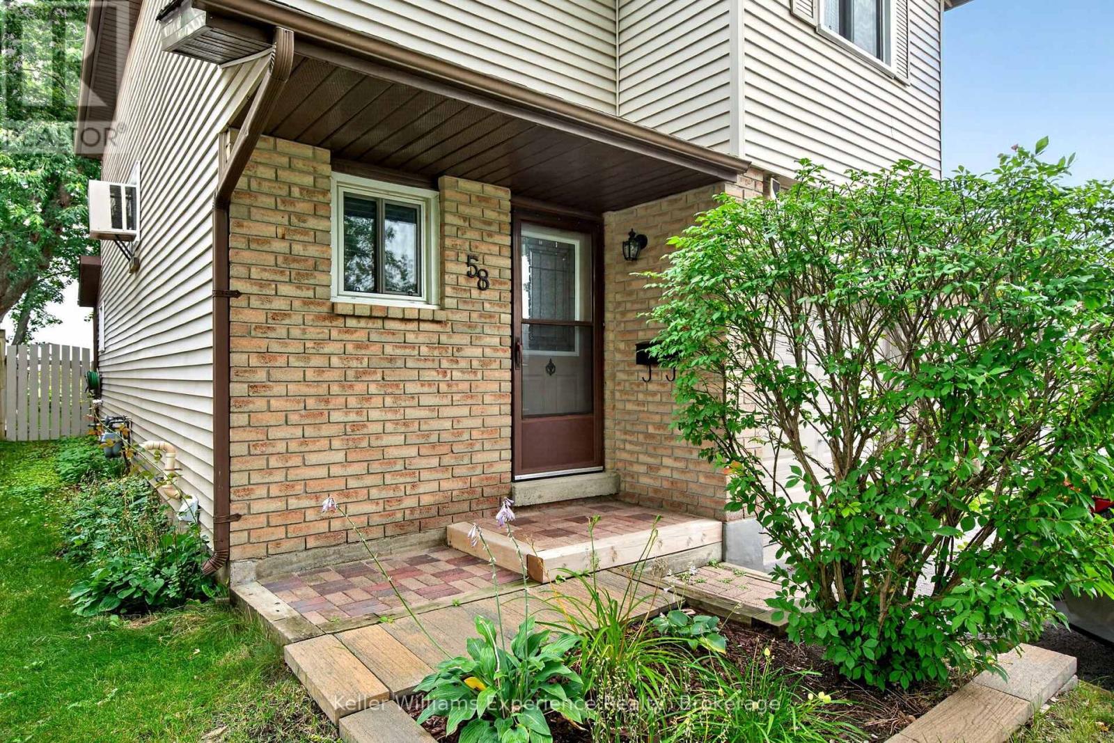58 Maitland Drive, Springwater, Ontario  L4M 5V7 - Photo 3 - S13717452