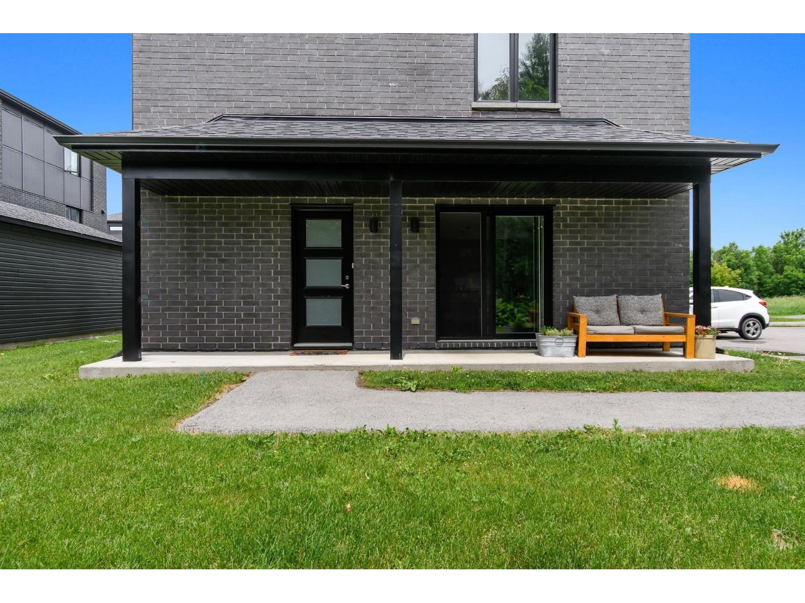 38 Rue William-Kelly|#1 Gatineau (Buckingham) Quebec Canada J8L0Y8 2