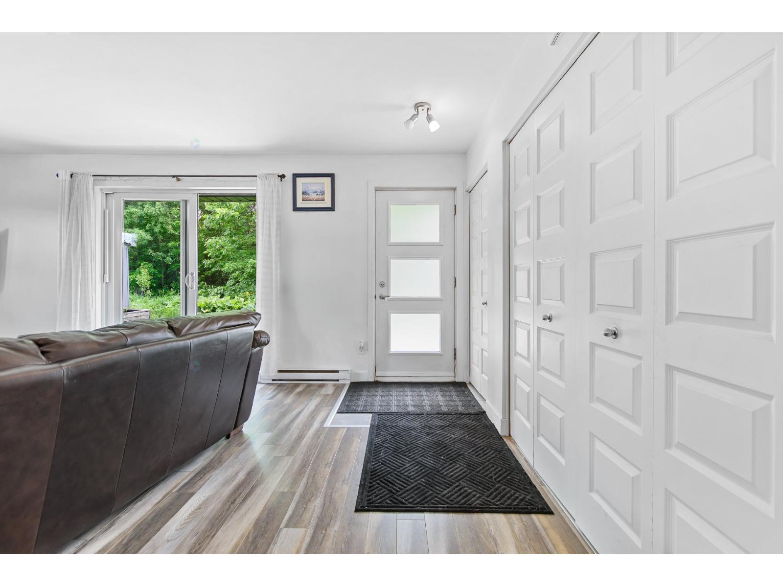38 Rue William-Kelly|#1 Gatineau (Buckingham) Quebec Canada J8L0Y8 3