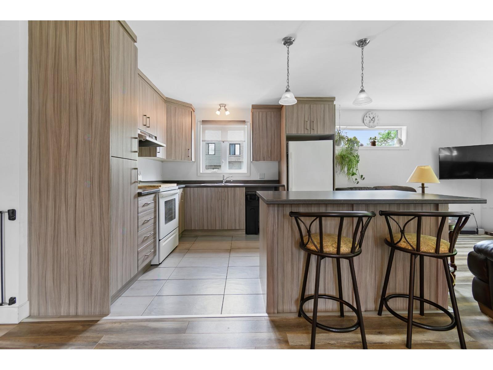 38 Rue William-Kelly|#1 Gatineau (Buckingham) Quebec Canada J8L0Y8 4