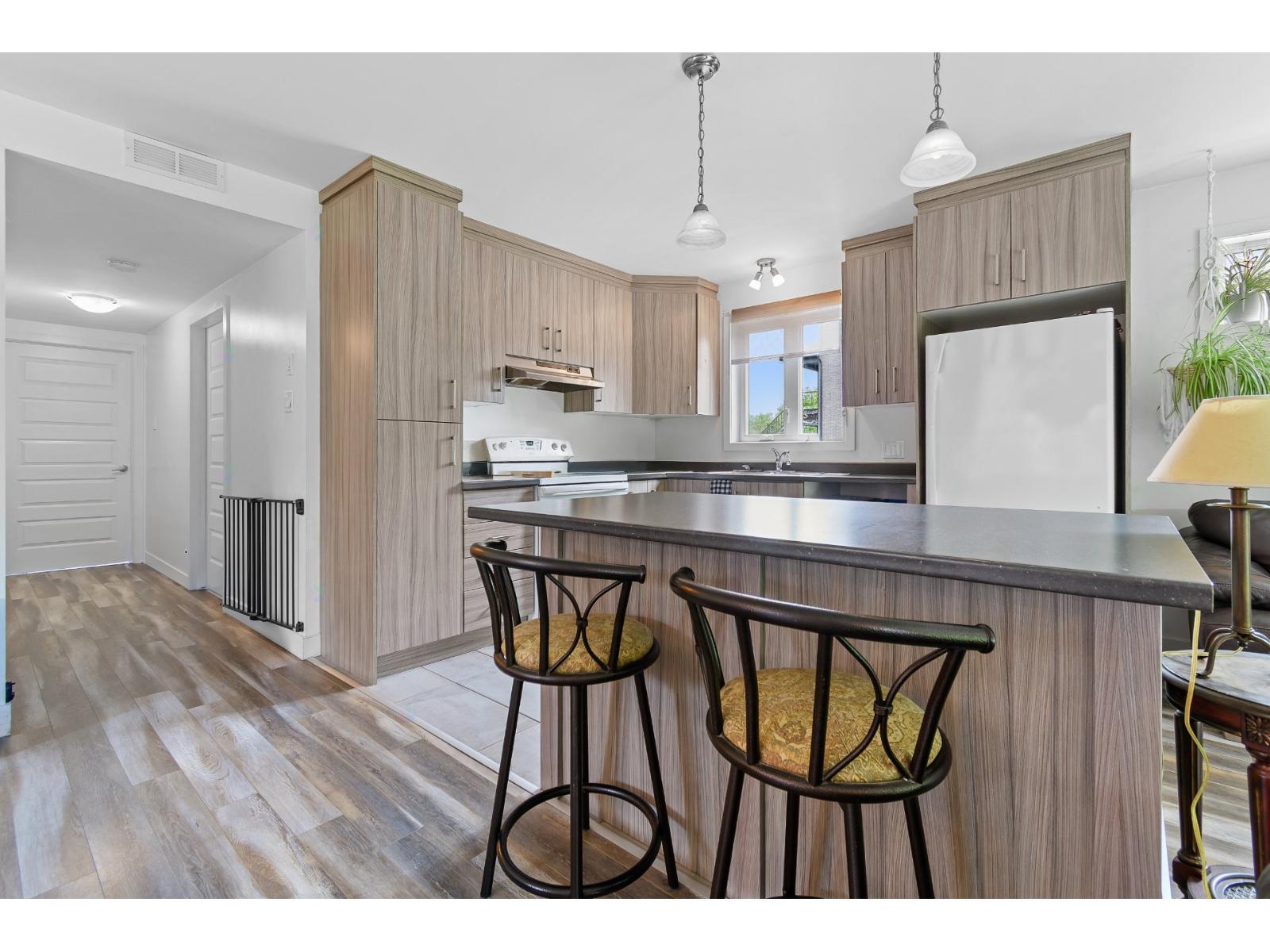 38 Rue William-Kelly|#1 Gatineau (Buckingham) Quebec Canada J8L0Y8 5