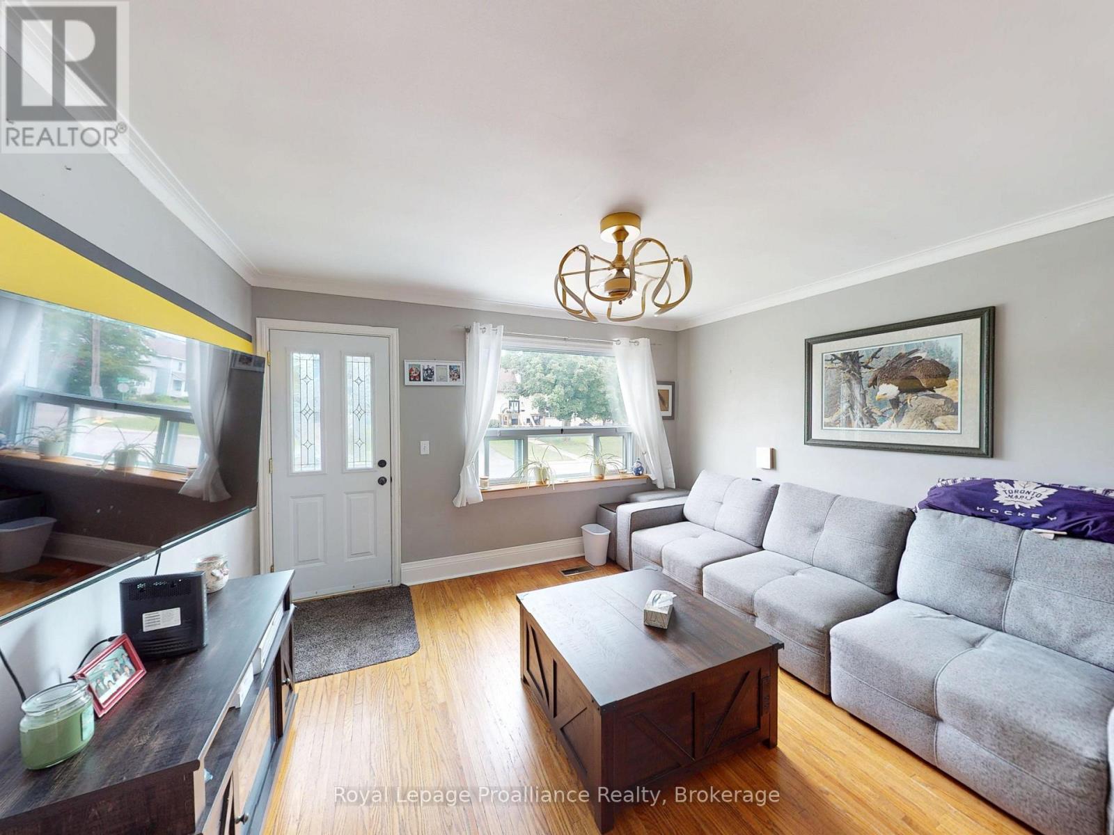 163 Shuter Street, Quinte West, Ontario  K8V 3L9 - Photo 4 - X13717516