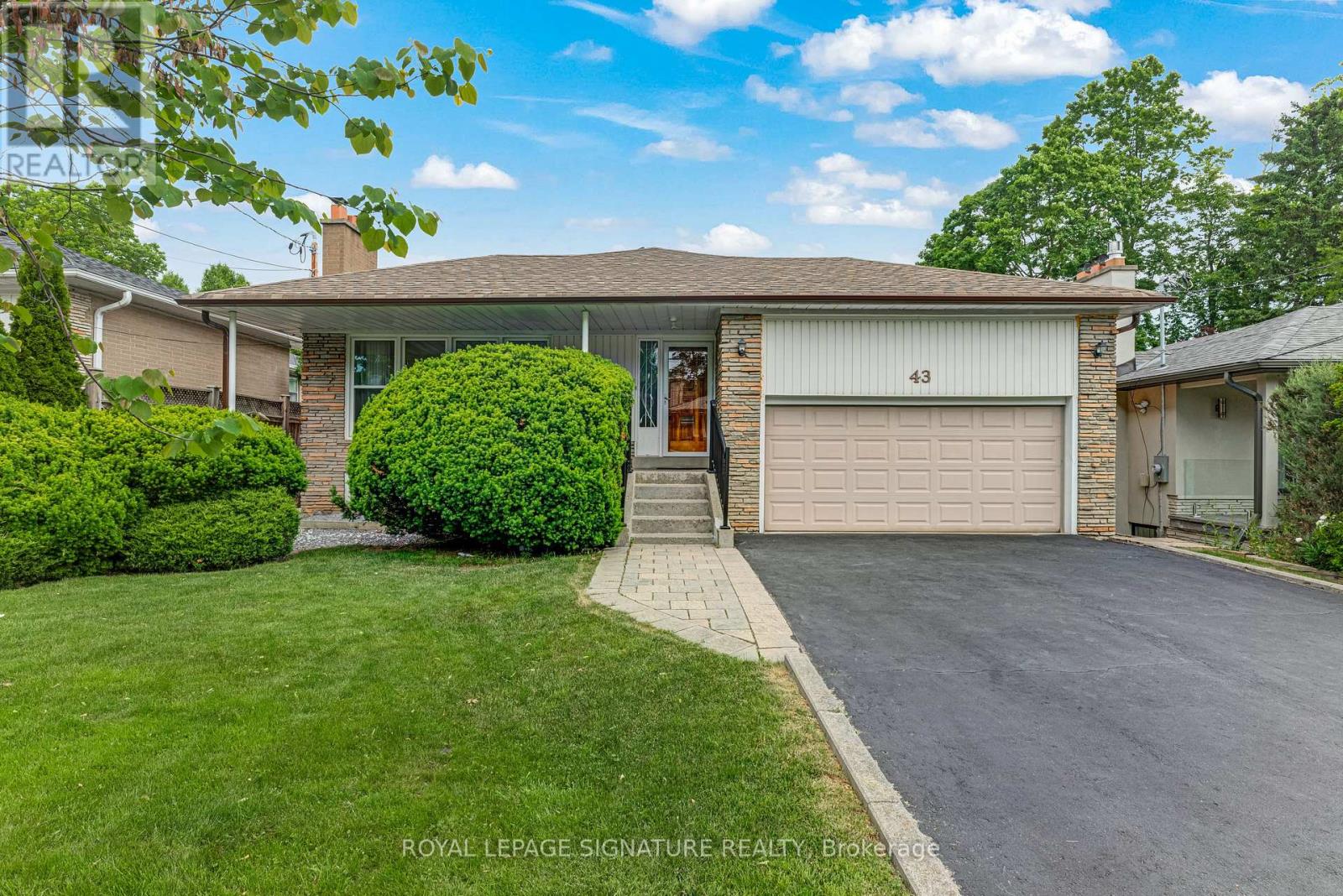 43 VIAMEDE CRESCENT, Toronto, Ontario