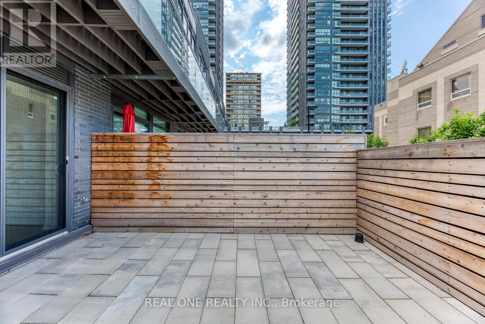42 Sonic Way, Toronto, Ontario  M3C 0P3 - Photo 11 - C13717502