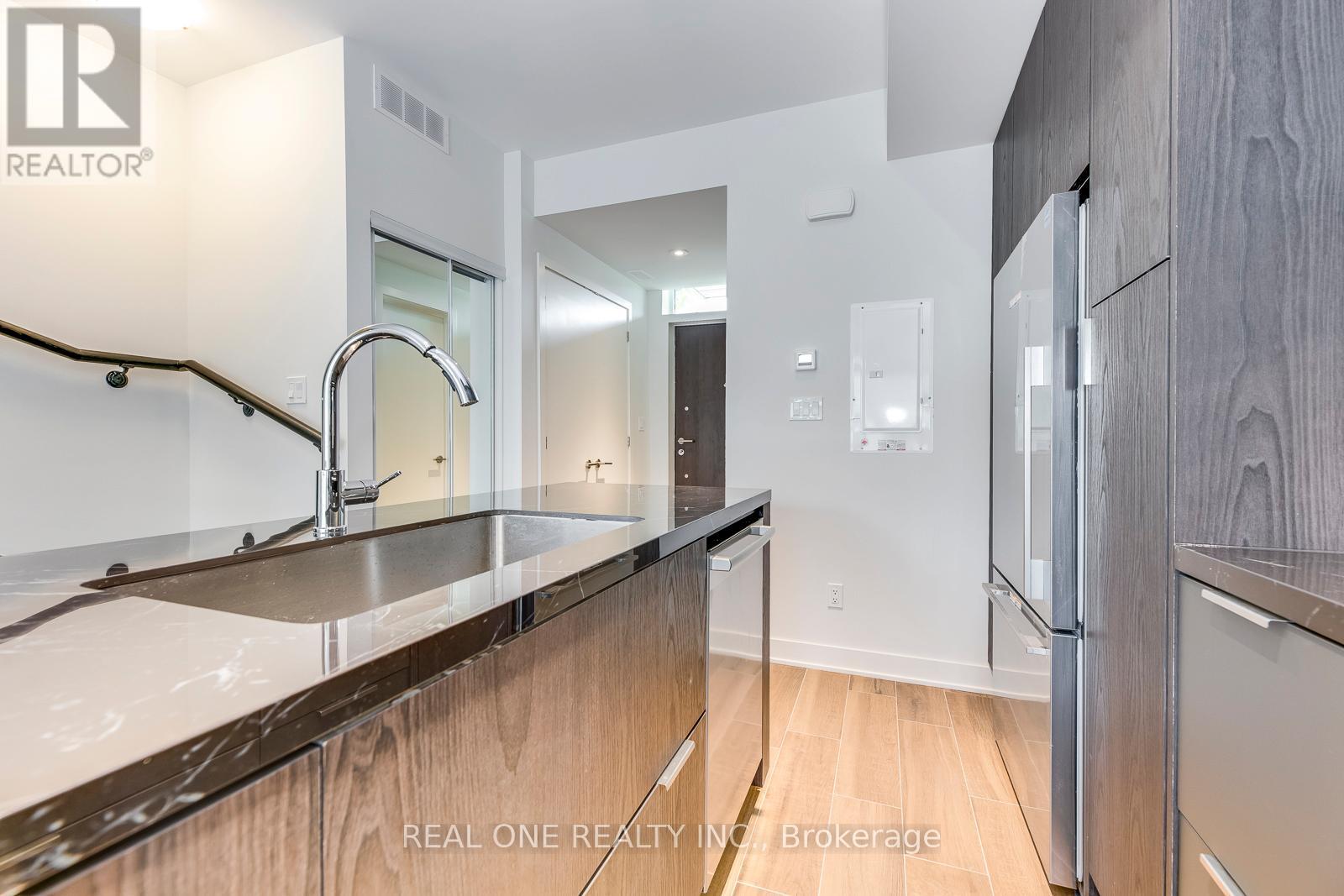 42 Sonic Way, Toronto, Ontario  M3C 0P3 - Photo 17 - C13717502