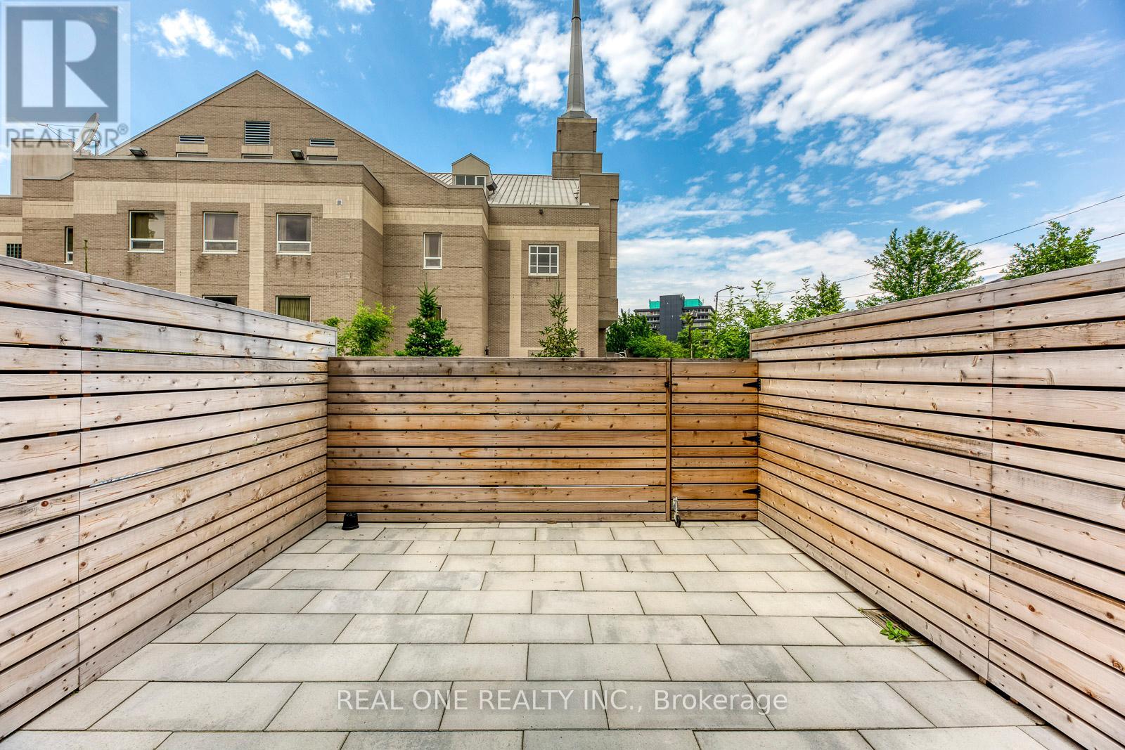 42 Sonic Way, Toronto, Ontario  M3C 0P3 - Photo 8 - C13717502