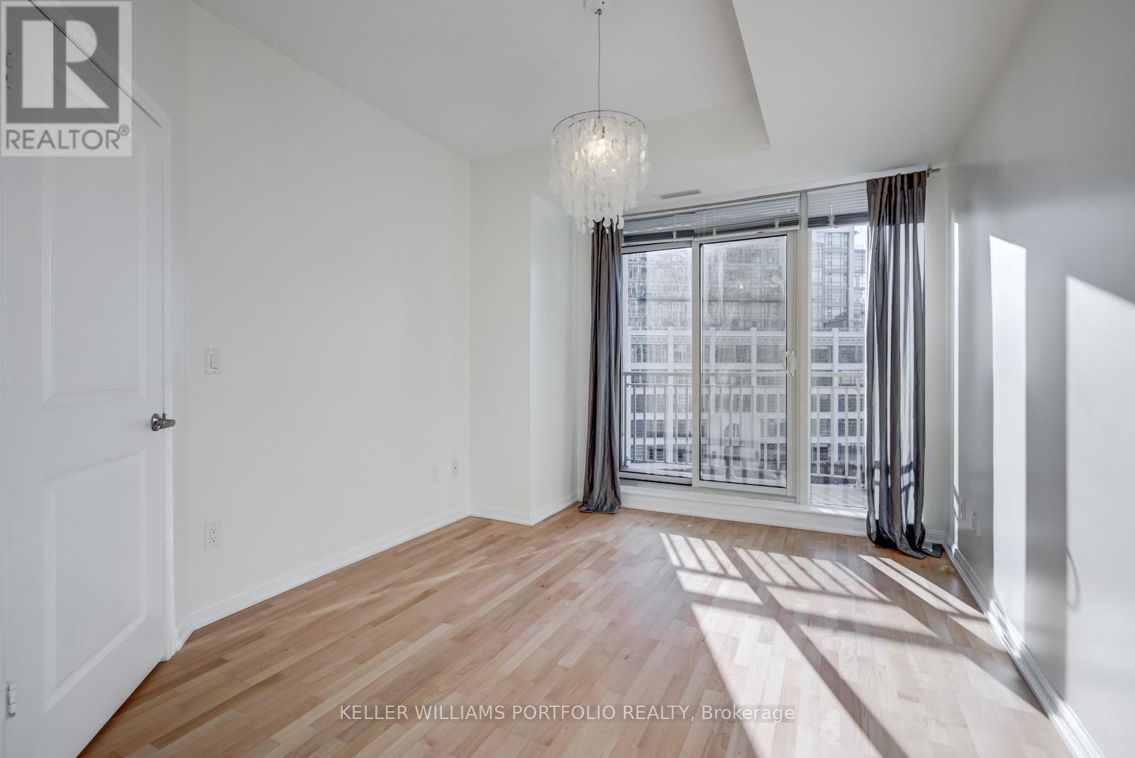 727 - 628 FLEET STREET