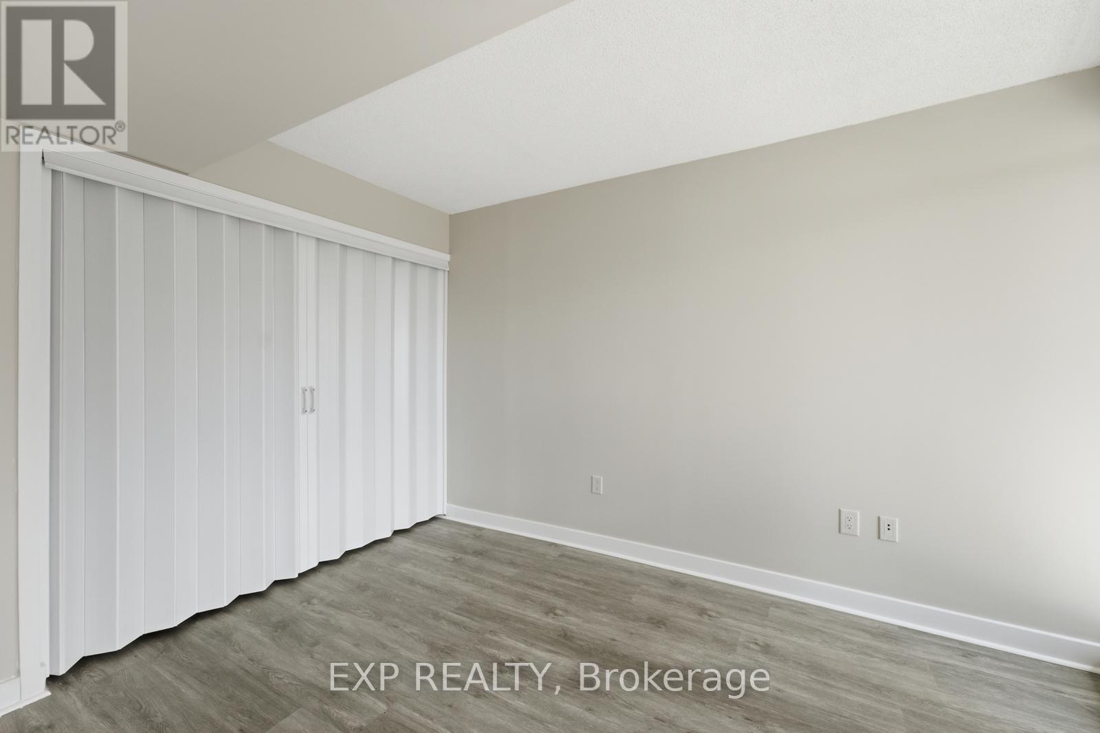 810 - 25 Capreol Court, Toronto, Ontario  M5V 3Z7 - Photo 11 - C13717602