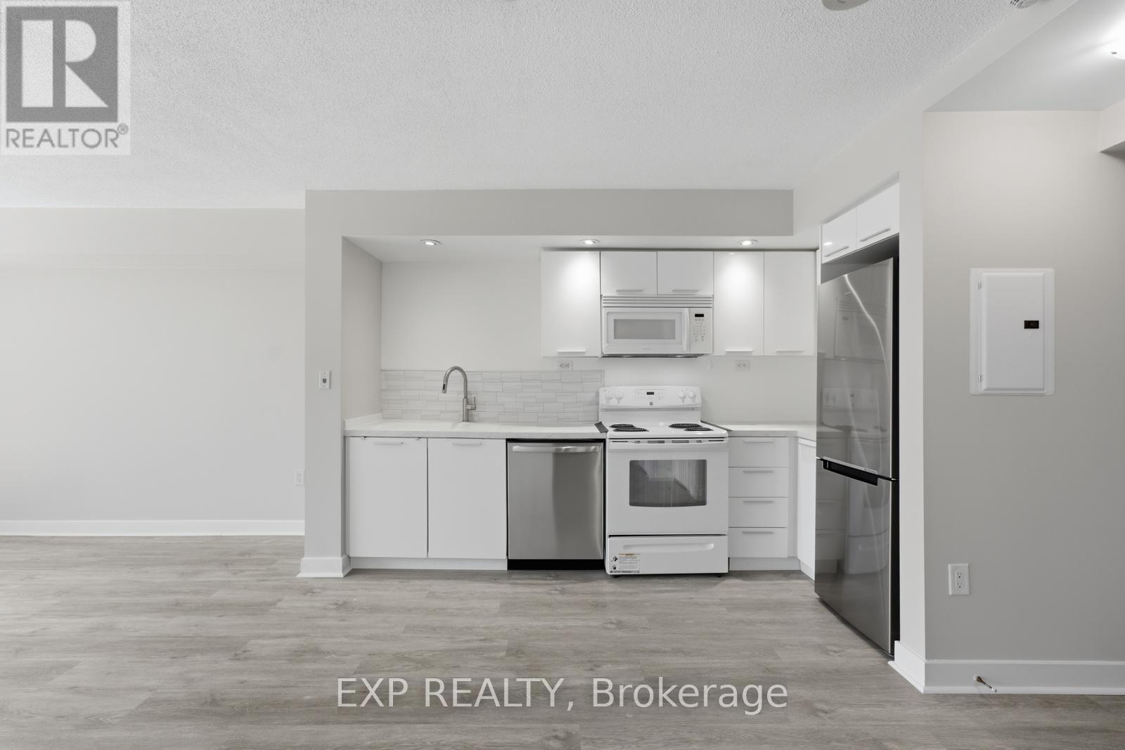 810 - 25 Capreol Court, Toronto, Ontario  M5V 3Z7 - Photo 5 - C13717602