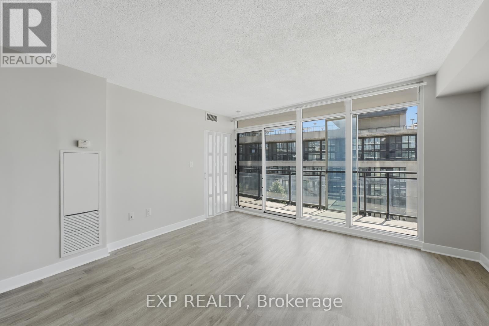 810 - 25 Capreol Court, Toronto, Ontario  M5V 3Z7 - Photo 9 - C13717602