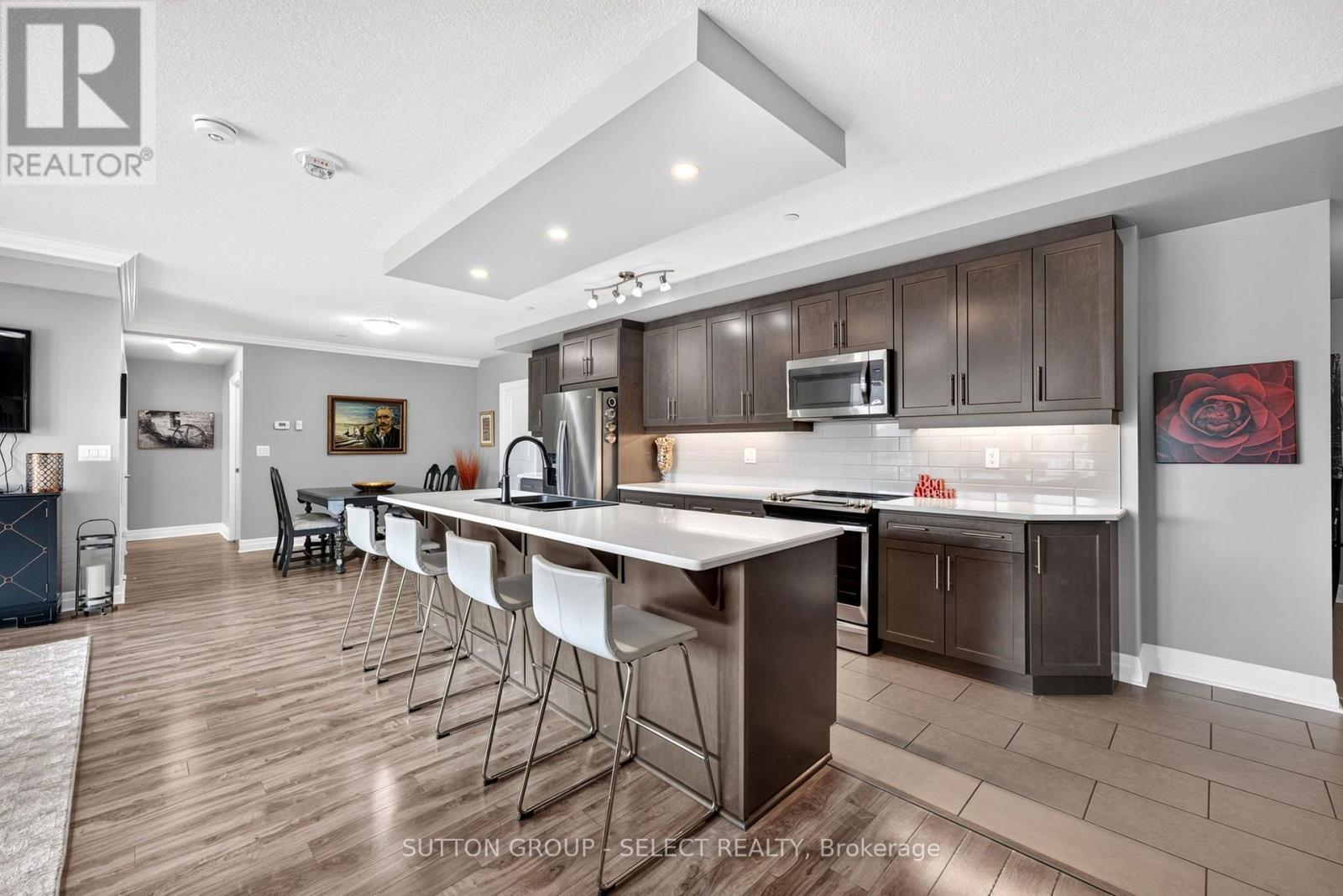 209 - 260 Villagewalk Boulevard, London North, Ontario  N6G 0W6 - Photo 4 - X13717552