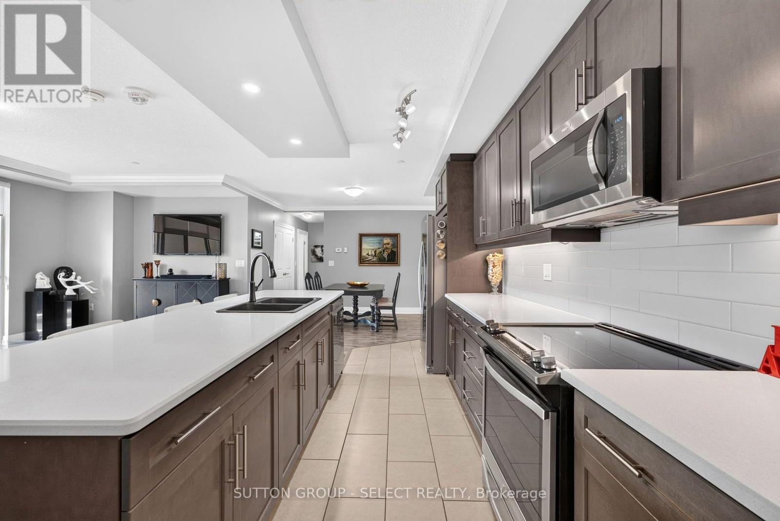 209 - 260 Villagewalk Boulevard, London North, Ontario  N6G 0W6 - Photo 5 - X13717552