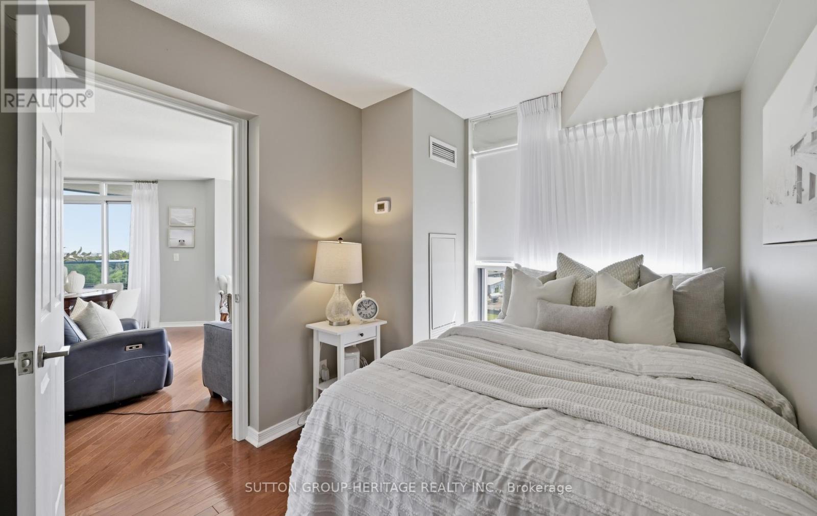 902 - 340 Watson Street W, Whitby, Ontario  L1N 9G1 - Photo 18 - E13717294