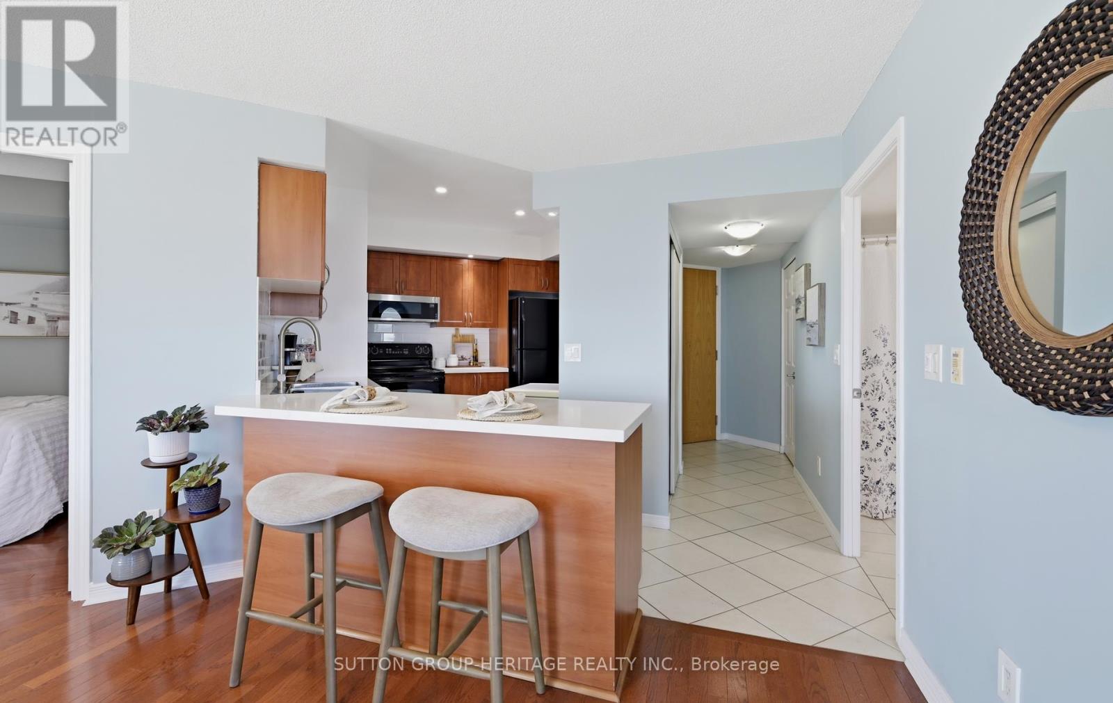 902 - 340 Watson Street W, Whitby, Ontario  L1N 9G1 - Photo 8 - E13717294