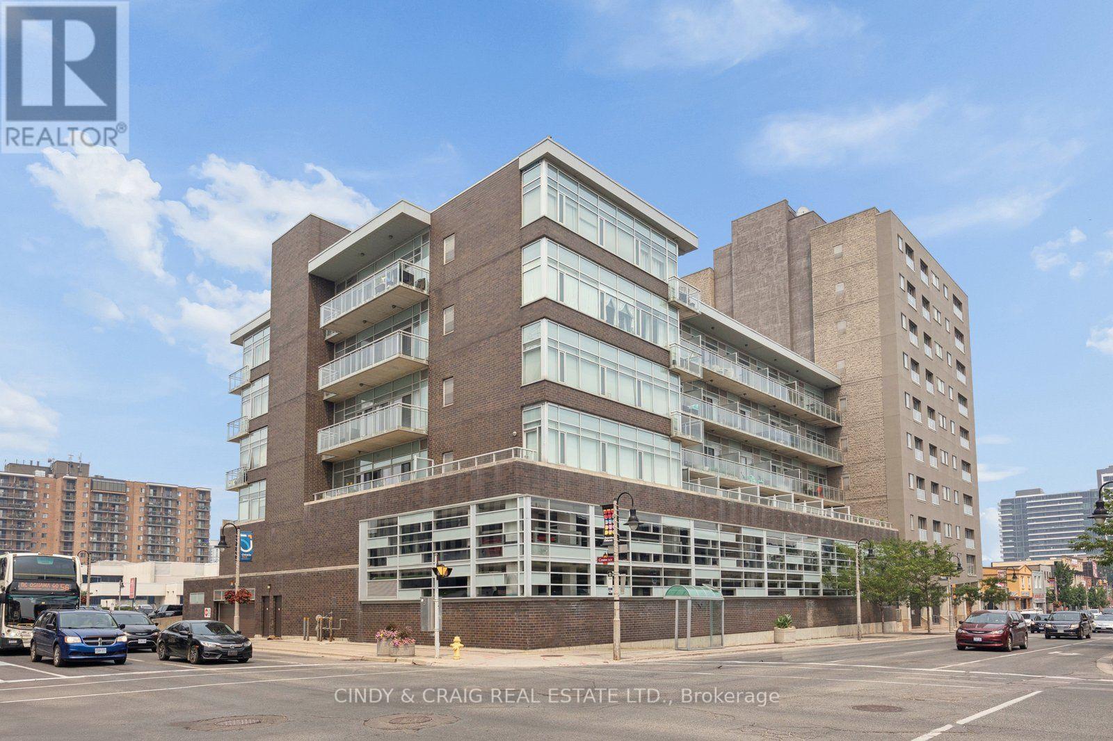 305 - 44 BOND STREET W