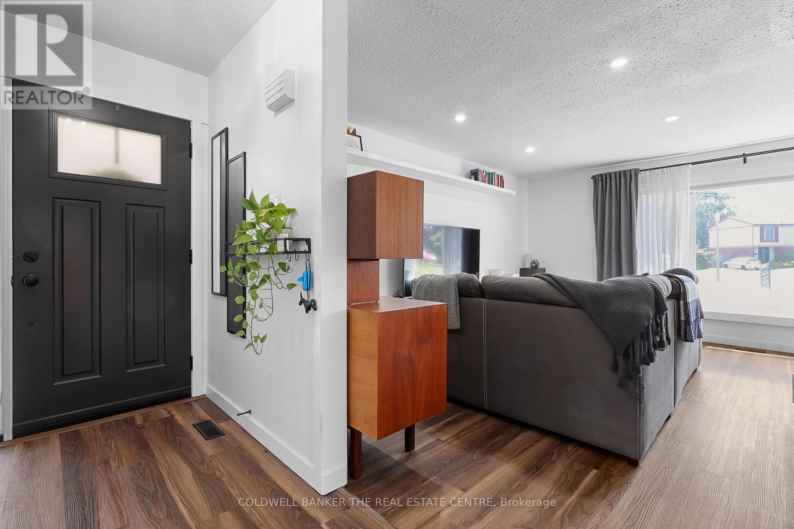 404 Burnley Court, Oshawa, Ontario  L1G 7G6 - Photo 8 - E13717422