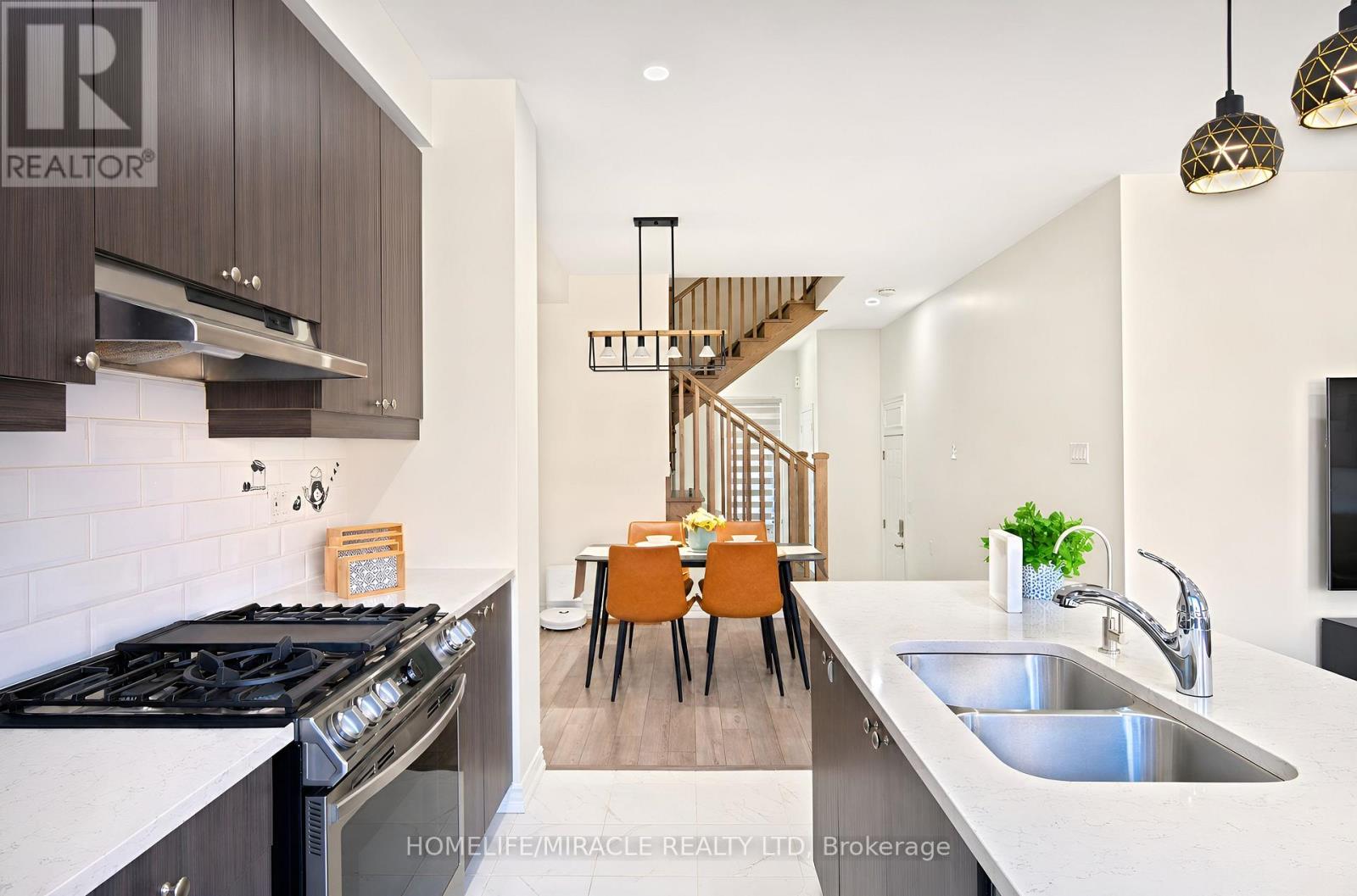 5 Sedgemoor Street, Whitby, Ontario  L1P 0M3 - Photo 17 - E13717520
