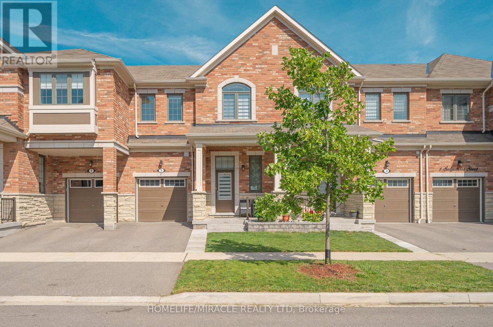 5 Sedgemoor Street, Whitby, Ontario  L1P 0M3 - Photo 2 - E13717520