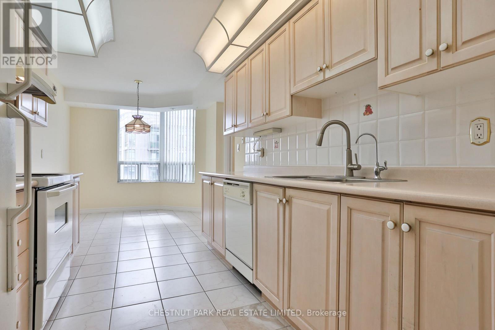2705 - 228 Bonis Avenue E, Toronto, Ontario  M1T 3W4 - Photo 18 - E13717532