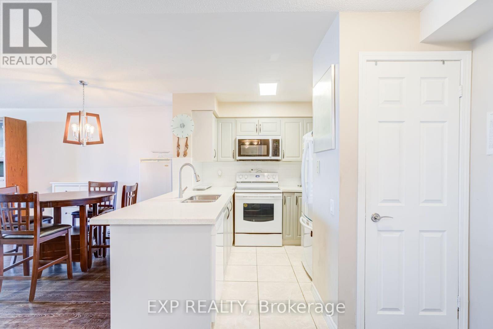 1409 - 8 Mondeo Drive, Toronto, Ontario  M1P 5C7 - Photo 10 - E13717548