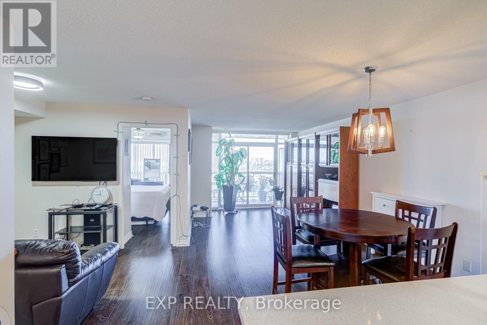 1409 - 8 Mondeo Drive, Toronto, Ontario  M1P 5C7 - Photo 12 - E13717548