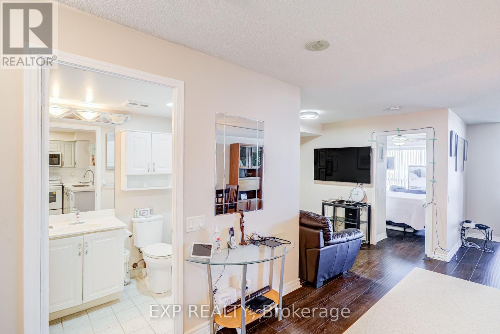 1409 - 8 Mondeo Drive, Toronto, Ontario  M1P 5C7 - Photo 25 - E13717548
