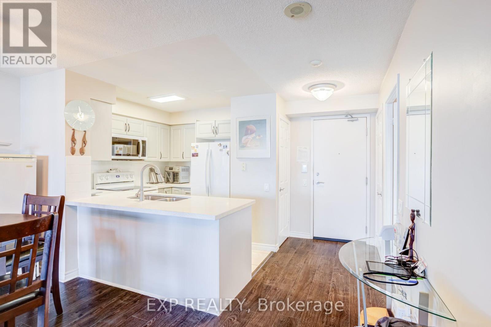 1409 - 8 Mondeo Drive, Toronto, Ontario  M1P 5C7 - Photo 6 - E13717548