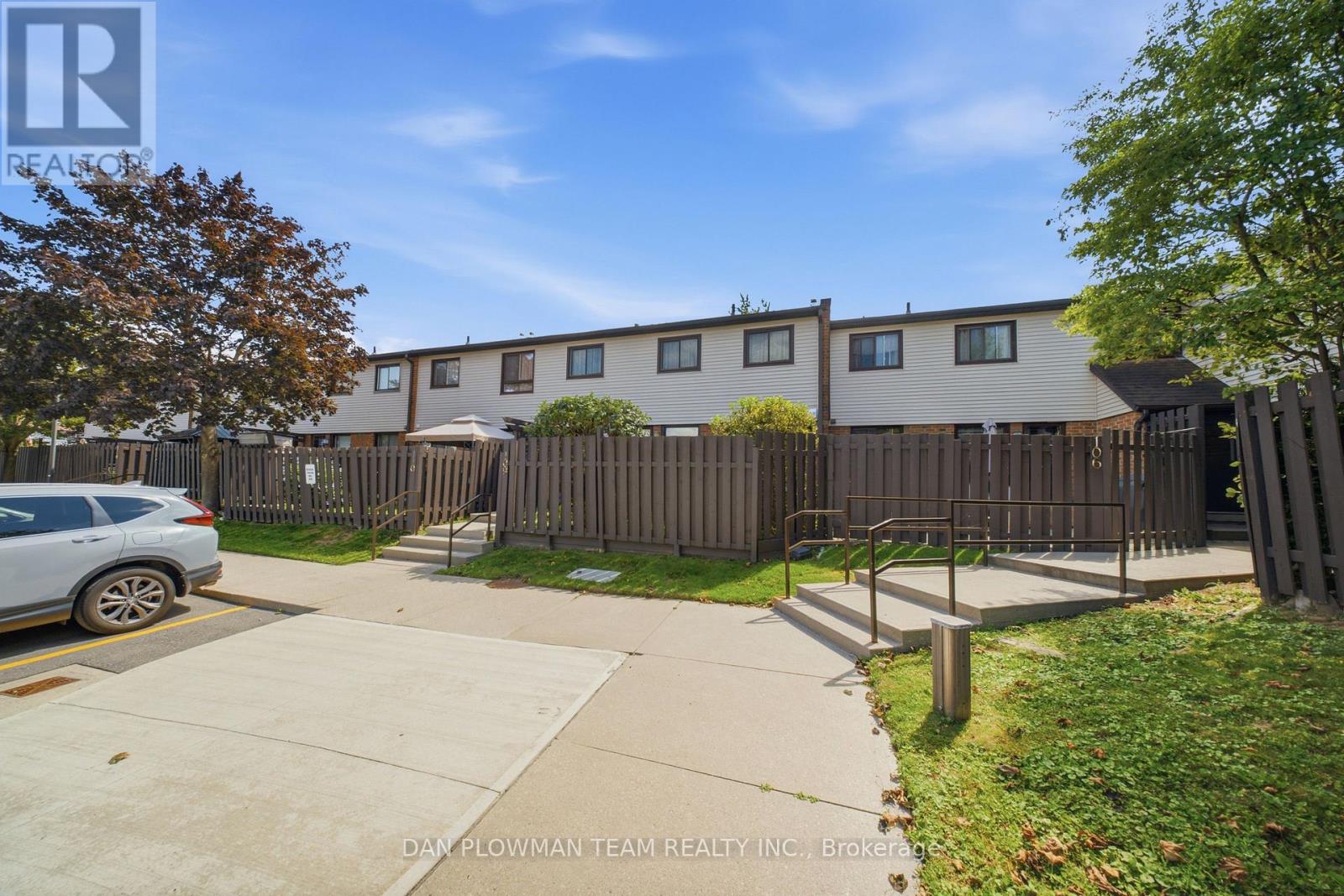 108 - 960 Glen Street, Oshawa, Ontario  L1J 6E8 - Photo 2 - E13717610